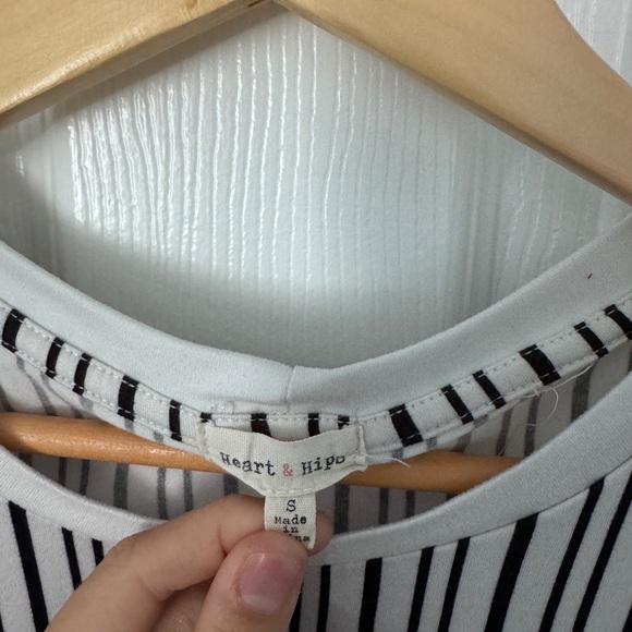 Stripped cropped T-shirt - Picture 2 of 3